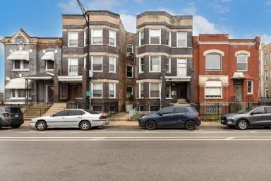 Main picture of 3213 W Warren Blvd