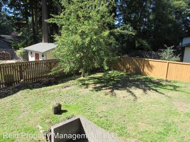 Main picture of 6543 Wellington Ln NE