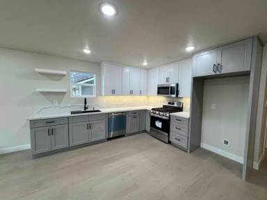 Main picture of 210 Fig St