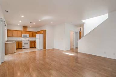 Main picture of 1643 Hamlet Ln