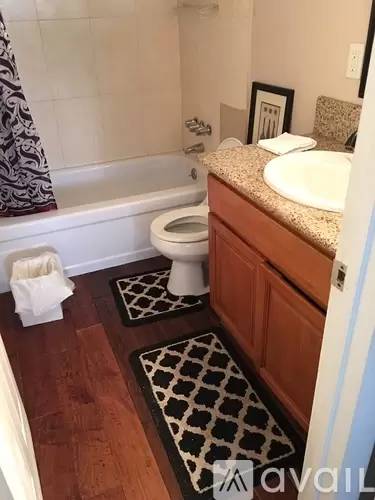 Main picture of 605 S Royal Crest Cir