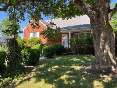 Main picture of 625 N Willow St