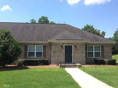 Main picture of 121A Nature Way