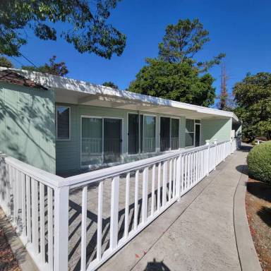 Main picture of 121 C St