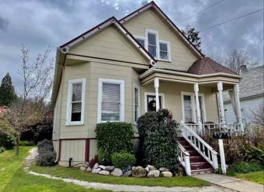 Main picture of 143 Conaway Ave