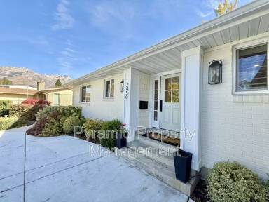 Main picture of 2450 E Cardinal Way