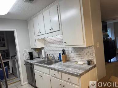 Main picture of 4950 Dyess St