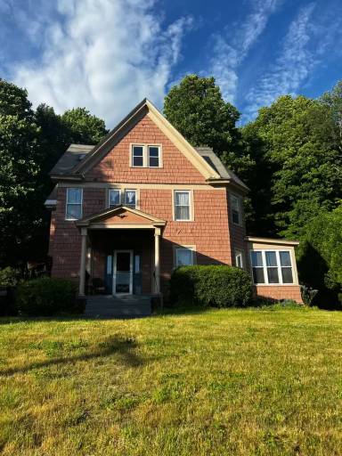 Main picture of 404 Church St