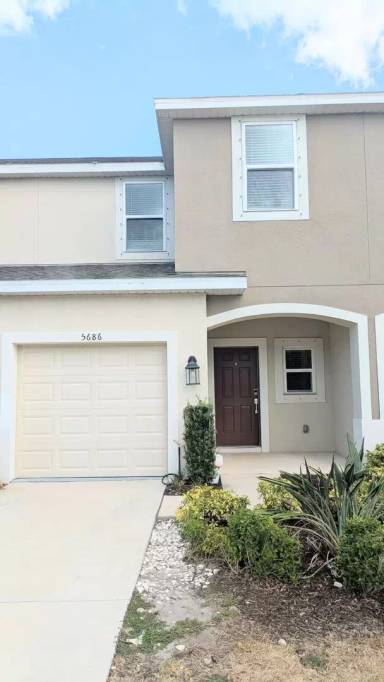 Main picture of 5686 Archipelago St