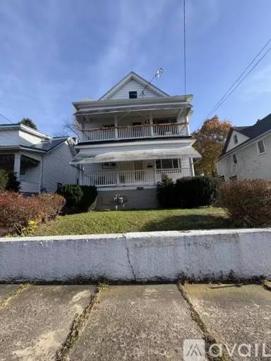 Main picture of 523 Crown Ave