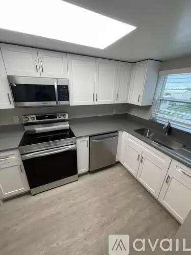 Main picture of 180 Pinellas Ln