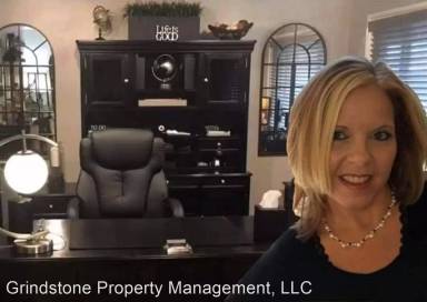 Main picture of 934 W Grant Rd