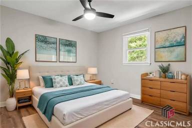 Main picture of 230 China St