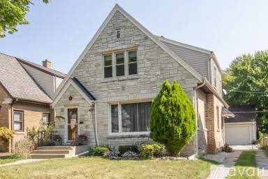 Main picture of 2650 N 70th St