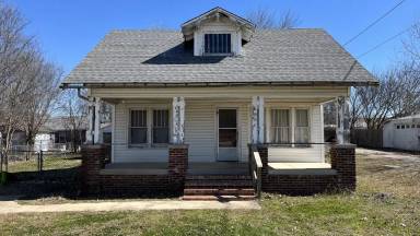 Main picture of 502 S Hickory St
