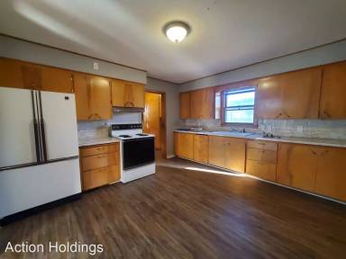 Main picture of 301 E Pine St