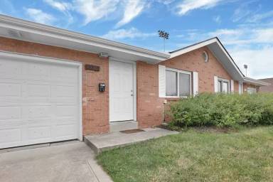 Main picture of 1936 Redwood St
