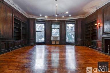 Main picture of 24 W 76th St