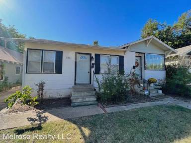Main picture of 620 NW 27th St