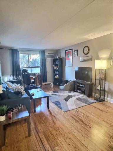 Main picture of 303 Lowell St