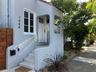 Main picture of 2600 Sacramento St