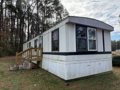 Main picture of 631 Holly Shelter Rd