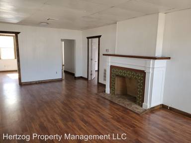 Main picture of 400 W Cherry Ave