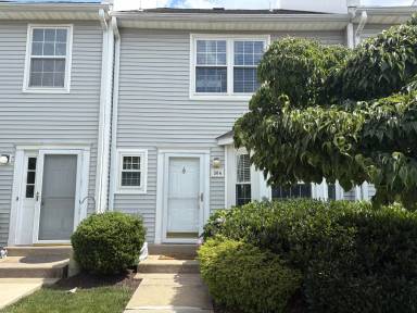 Main picture of 304 Huntington Ct