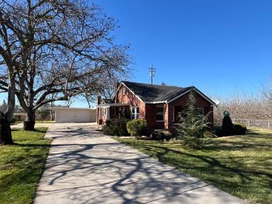 Main picture of 7051 N Fine Rd