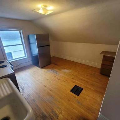 Main picture of 213 N 4th Ave