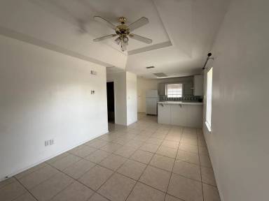 Main picture of 904 Lexington Cir