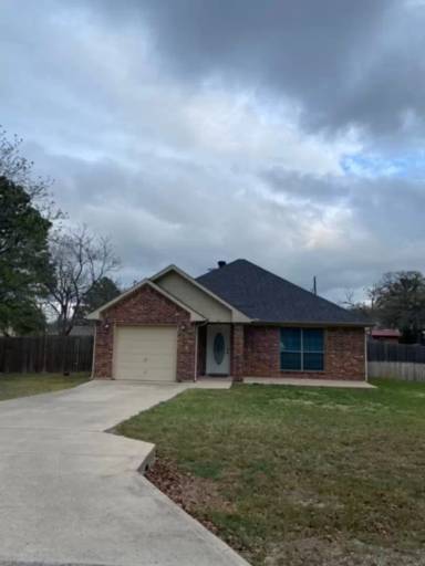 Main picture of 404 Maplewood St