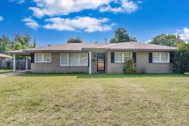 Main picture of 1620 Joy Dr