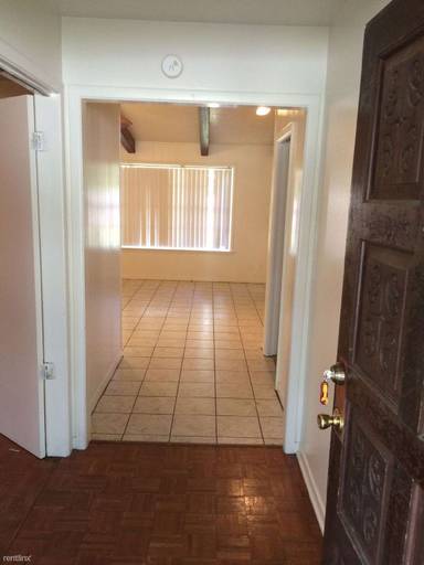 Main picture of 3911 Hilltop Dr