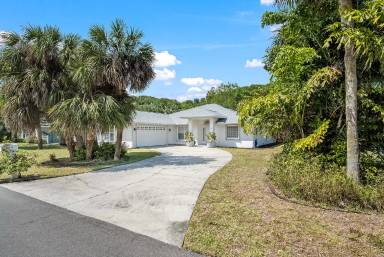 Main picture of 210 Heron Dr