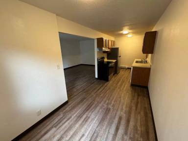 Main picture of 302 Balsam St