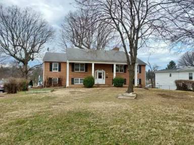 Main picture of 411 Jefferson Ave