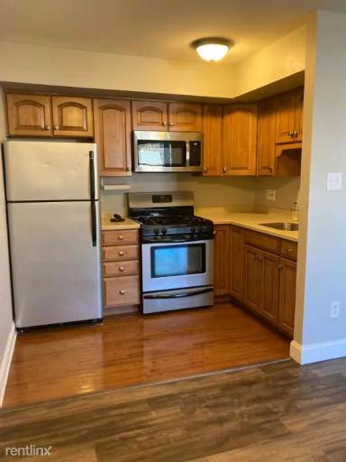 Main picture of 588 Livezey St