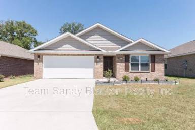 Main picture of 7486 Oak Lake Blvd