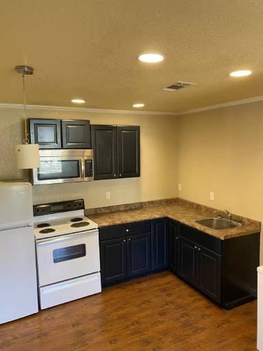 Main picture of 213 Lloyd Ave