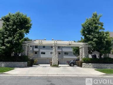 Main picture of 883 Magnolia Ave