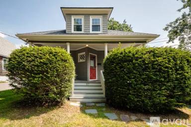 Main picture of 97 Ray St