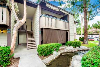 Main picture of River Oaks Apartments