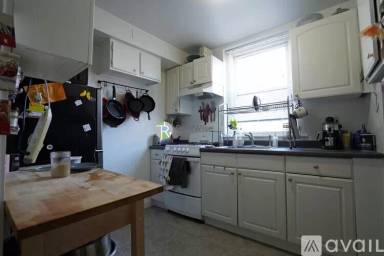 Main picture of 77 Brighton Ave