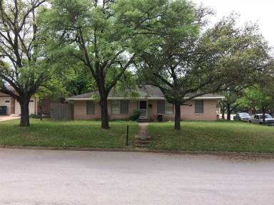 Main picture of 3806 Oaklawn St