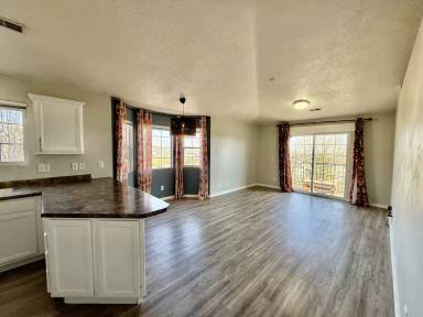 Main picture of 115 W Daybreak Ln