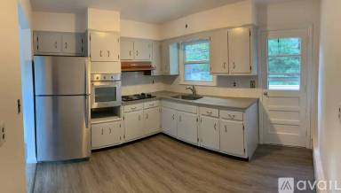 Main picture of 11 Putnam Ave