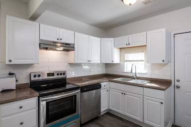 Main picture of 404 Paines Ave NW