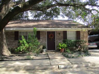 Main picture of 10122 Shadow Wood Dr