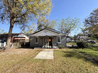Main picture of 602 W 61st St